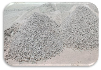 نمایی از کلینکر سیمان سفید تولیدی در کارخانه 